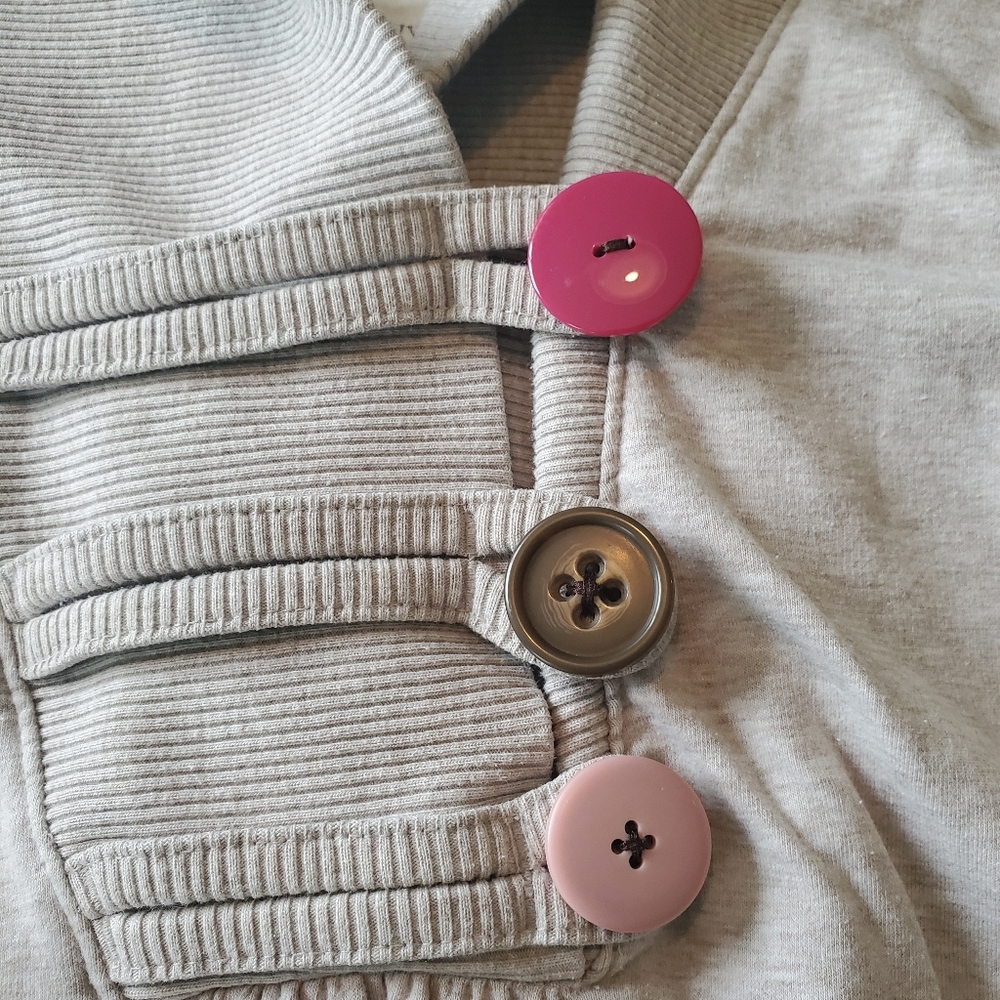 Multi-Button Sweatshirt XXL - Picture 2 of 2